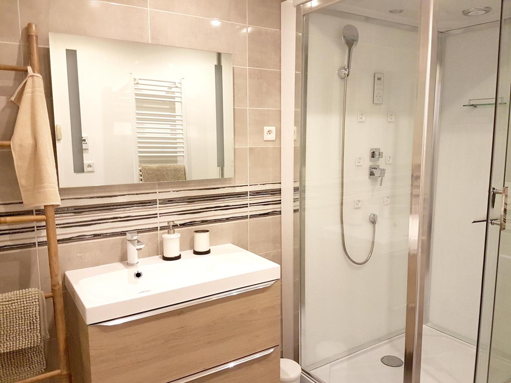 Villa Spacieuse A Beziers Avec Piscine Privee Et Jacuzzi Екстер'єр фото